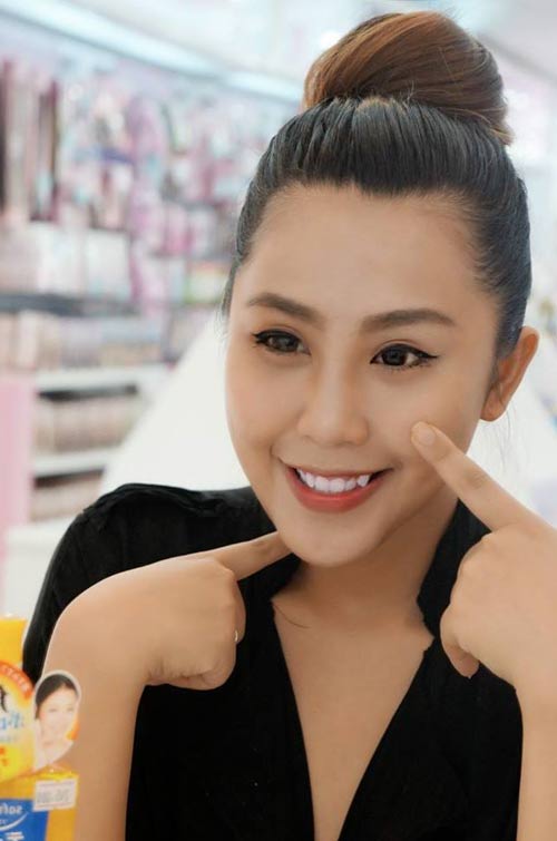 Hot girl Gào tự tin để mặt mộc nhiều mụn - 1