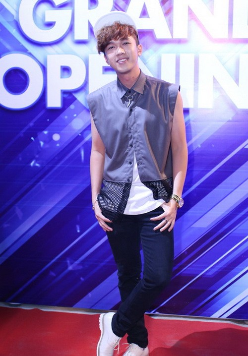 Anh Thúy X-Factor mặt ngày càng tự nhiên - 14