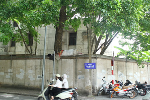 Bí ẩn ngôi nhà ma bị bỏ hoang ở #039;khu đất kim cương#039; - 3