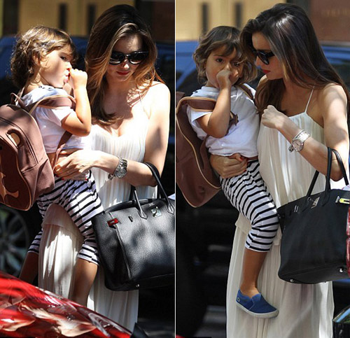 Bé Flynn bẽn lẽn đi chơi cùng mẹ - 2