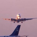 Tin tức - Thót tim Boeing và Airbus suýt đâm nhau