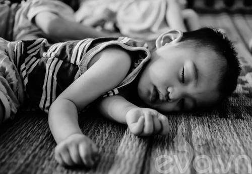 Thương lắm những em bé bị bỏ rơi - 4