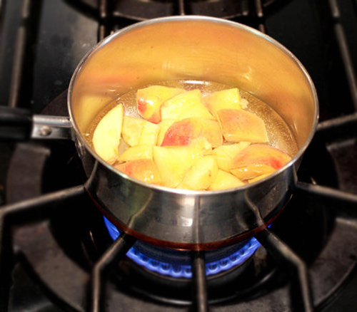 Tự làm nước đào tươi mát uống mùa hè - 1