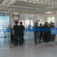 Vụ máy bay rơi: Bố bị thương, con trai ra đời sớm