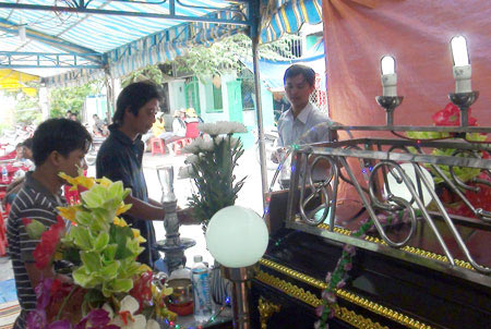 Chìm tàu tại biển Kê Gà: Tang chồng tang - 1