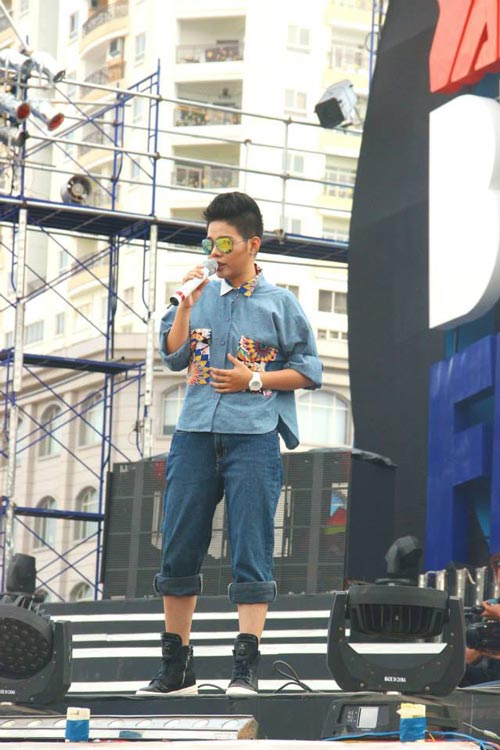 Phong cách tomboy cực chất của Vũ Cát Tường - 3