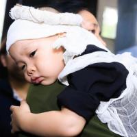 Rơi lệ hình ảnh con nhỏ của các chiến sỹ tại tang lễ