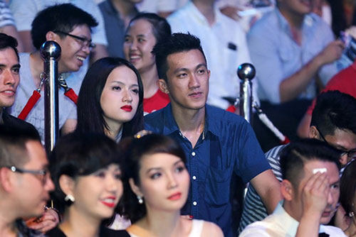 Bạn trai Việt kiều cưng chiều Hương Giang Idol - 1