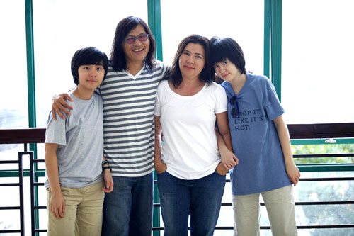 Ngọc Lễ lãng mạn hôn lên má Phương Thảo - 3