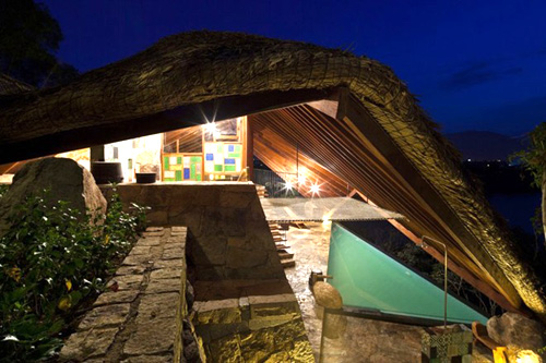 Khách sạn với hồ bơi lưng trời ấn tượng ở Nha Trang - 3