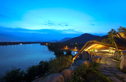 Khách sạn với hồ bơi lưng trời ấn tượng ở Nha Trang - 9