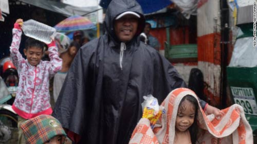 Chùm ảnh: Bão Rammasun tàn phá Philippines - 11