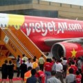 Tin tức - VietJet Air hoãn chuyến bay 1 tiếng vì khách đòi xuống