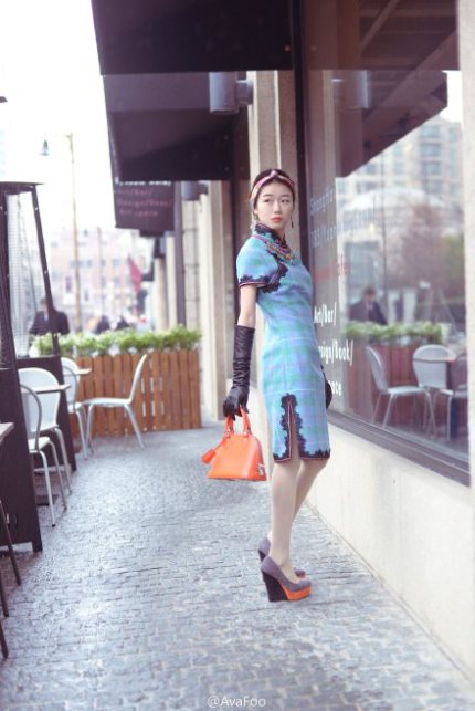 Tín đồ quot;lột xácquot; ấn tượng cho sườn xám - 3