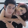 Làng sao - Bảo Anh tình tứ cạnh "trai lạ"