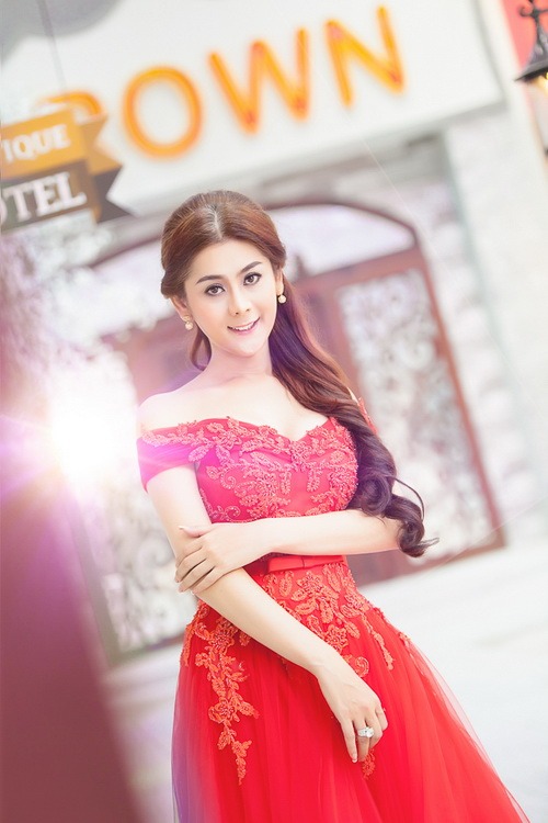 Lâm Chi Khanh được mệnh danh quot;nữ hoàng váy cướiquot; - 8