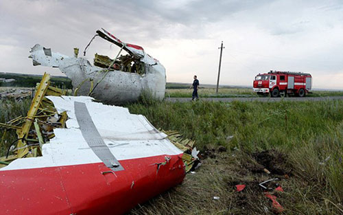 Thi thể nạn nhân MH17 #039;rơi như mưa#039; xuống mái nhà - 3