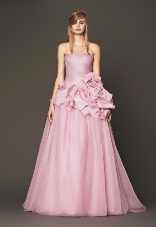 quot;Suy nghĩ màu hồng!quot; từ áo cưới Vera Wang - 4