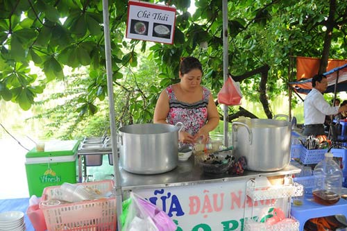 Bán sữa chiên, tào phớ thu 20 triệu mỗi ngày - 1
