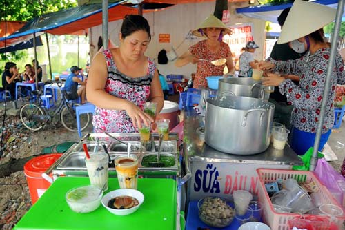 Bán sữa chiên, tào phớ thu 20 triệu mỗi ngày - 4