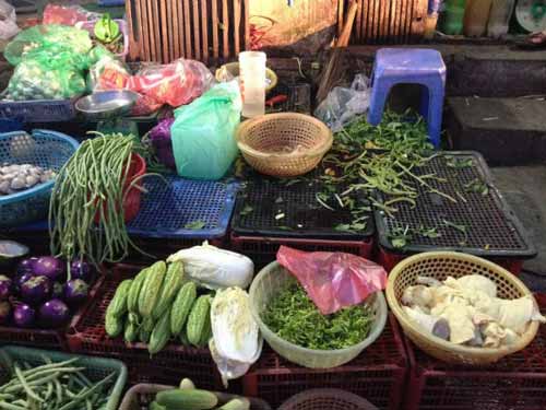HN: quot;Cháyquot; hàng rau xanh trước giờ bão đổ bộ - 2