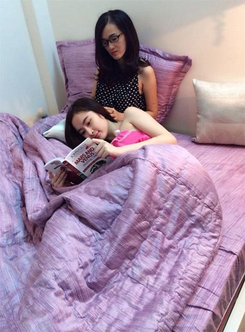 Khoảnh khắc đời thường của Angela Phương Trinh và mẹ - 1