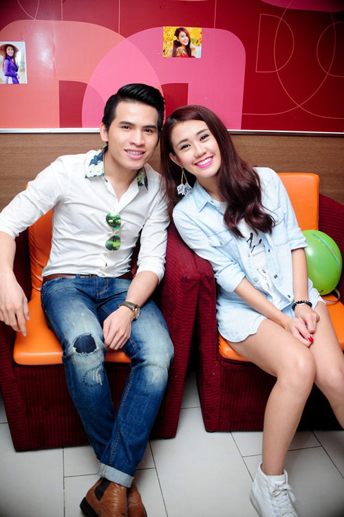 Hai hot girl phim 18+ gợi cảm trong tiệc sinh nhật - 11