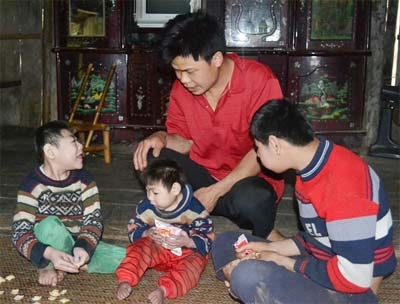 Lời đồn rùng rợn về gia đình có bốn con mang hình hài lạ - 2