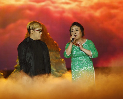 Phương Vy lần đầu khoe em gái trên sân khấu - 13