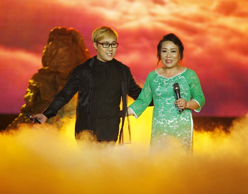 Phương Vy lần đầu khoe em gái trên sân khấu - 14