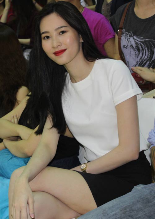 Hương Giang idol lộ đôi chân #039;siêu#039; gầy - 8