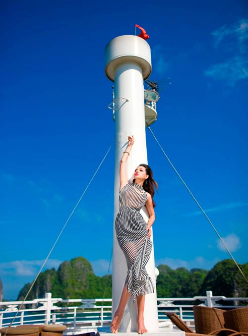Hương Giang idol lộ đôi chân #039;siêu#039; gầy - 12