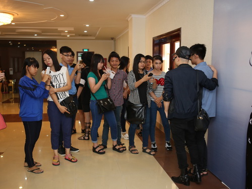 Đỗ Mạnh Cường về Cần Thơ quot;sănquot; mẫu sinh đôi - 3
