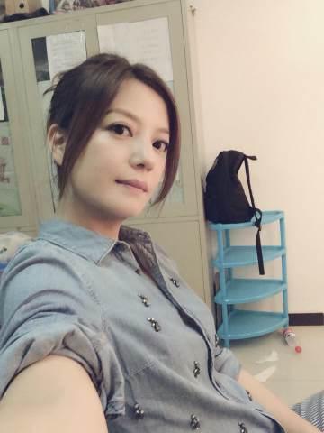 Triệu Vy khoe ảnh trẻ trung như thiếu nữ - 2
