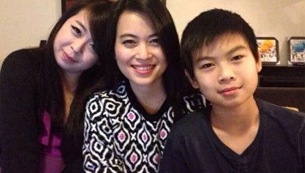 3 mẹ con nạn nhân vụ MH17 được bồi thường gần 11 tỷ đồng - 1