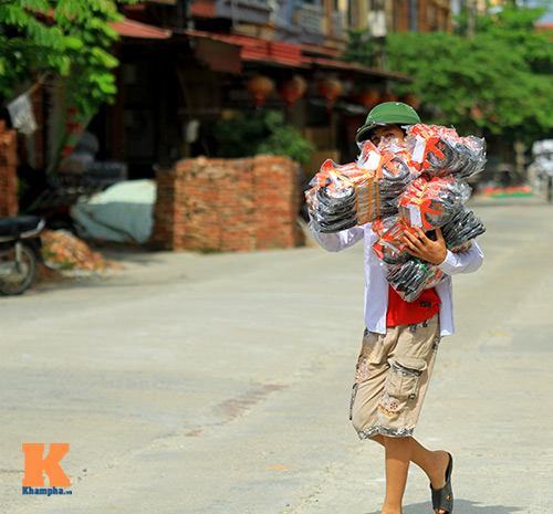 quot;Nhà thiết kế nhíquot; tại làng nghề vàng mã - 17