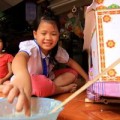 Tin tức - "Nhà thiết kế nhí" tại làng nghề vàng mã