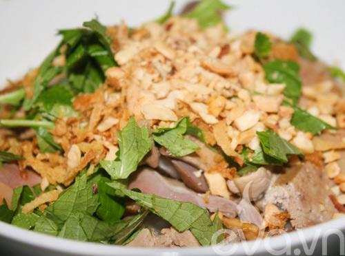 Bún trộn ngan Cầu Giấy đầy hấp dẫn - 13