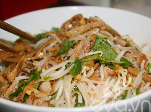 Bún trộn ngan Cầu Giấy đầy hấp dẫn - 8
