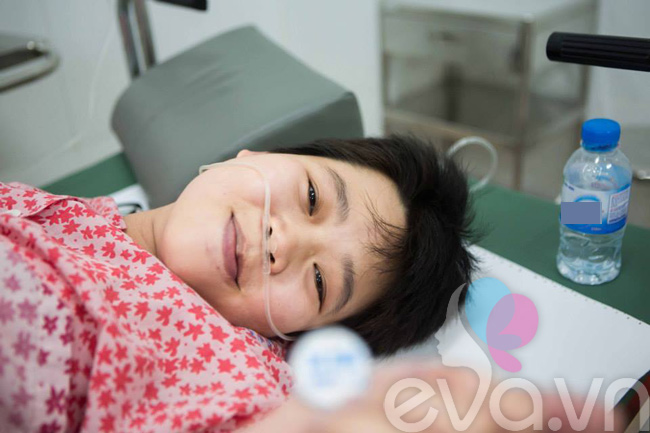 Dù vừa phải vất vả trải qua những cơn đau đẻ nhưng chị Trang không hề cảm thấy mệt mỏi. Ngược lại, chị rất hạnh phúc vì ca sinh đã được mẹ tròn con vuông.
