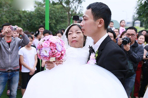 Những câu chuyện tình yêu khó tin mà có thật - 8