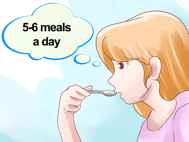 Ăn thành nhiều bữa

Mẹ nên ăn 5-6 bữa nhỏ trong ngày sẽ giúp bạn lúc nào cũng có cảm giác no. Tuy nhiên trong những bữa ăn này, bạn cần tuyệt đối nhớ không được ăn quá nhiều thực phẩm một lúc, như thế sẽ chỉ làm mẹ tăng cân nhanh hơn mà thôi.
