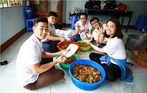 Ái Phương, Nguyên Khang giản dị đồng hành - 7