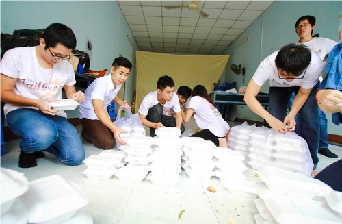 Ái Phương, Nguyên Khang giản dị đồng hành - 8