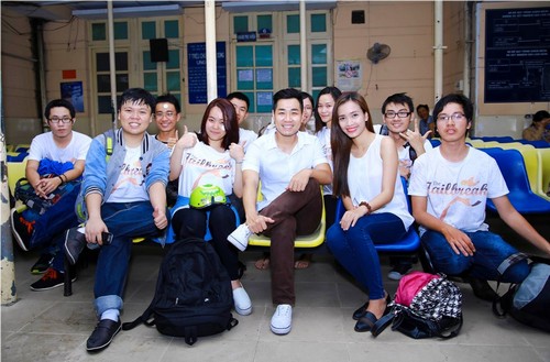 Ái Phương, Nguyên Khang giản dị đồng hành - 12