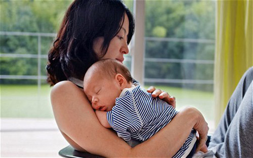 Nghe các mẹ năm châu kể chuyện đi đẻ - 4