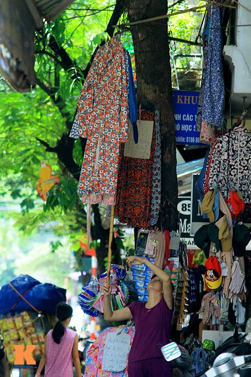 #039;Cây quảng cáo#039; miễn phí ở Hà Nội - 4