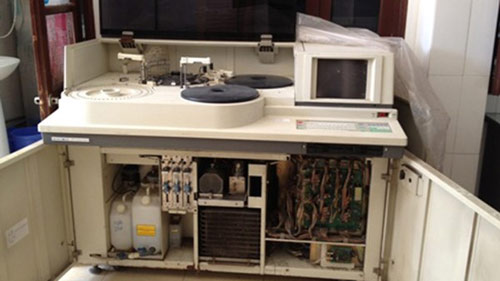 HN: Bệnh viện dùng máy xét nghiệm vỏ Đức, ruột TQ - 1