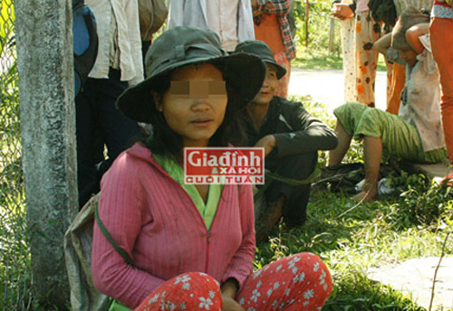 Nghi vợ ngoại tình, chồng giẫm chết con vừa chào đời - 2