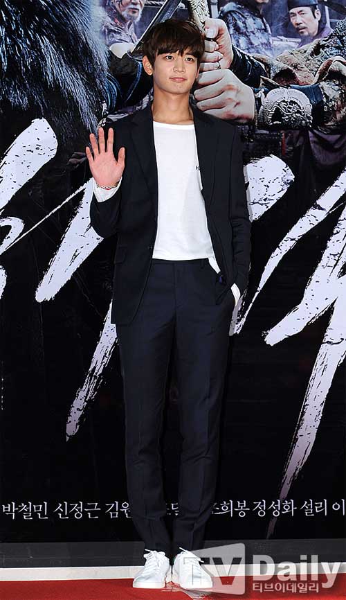 Yoona (SNSD) nổi bật giữa dàn sao khủng xứ Hàn - 10